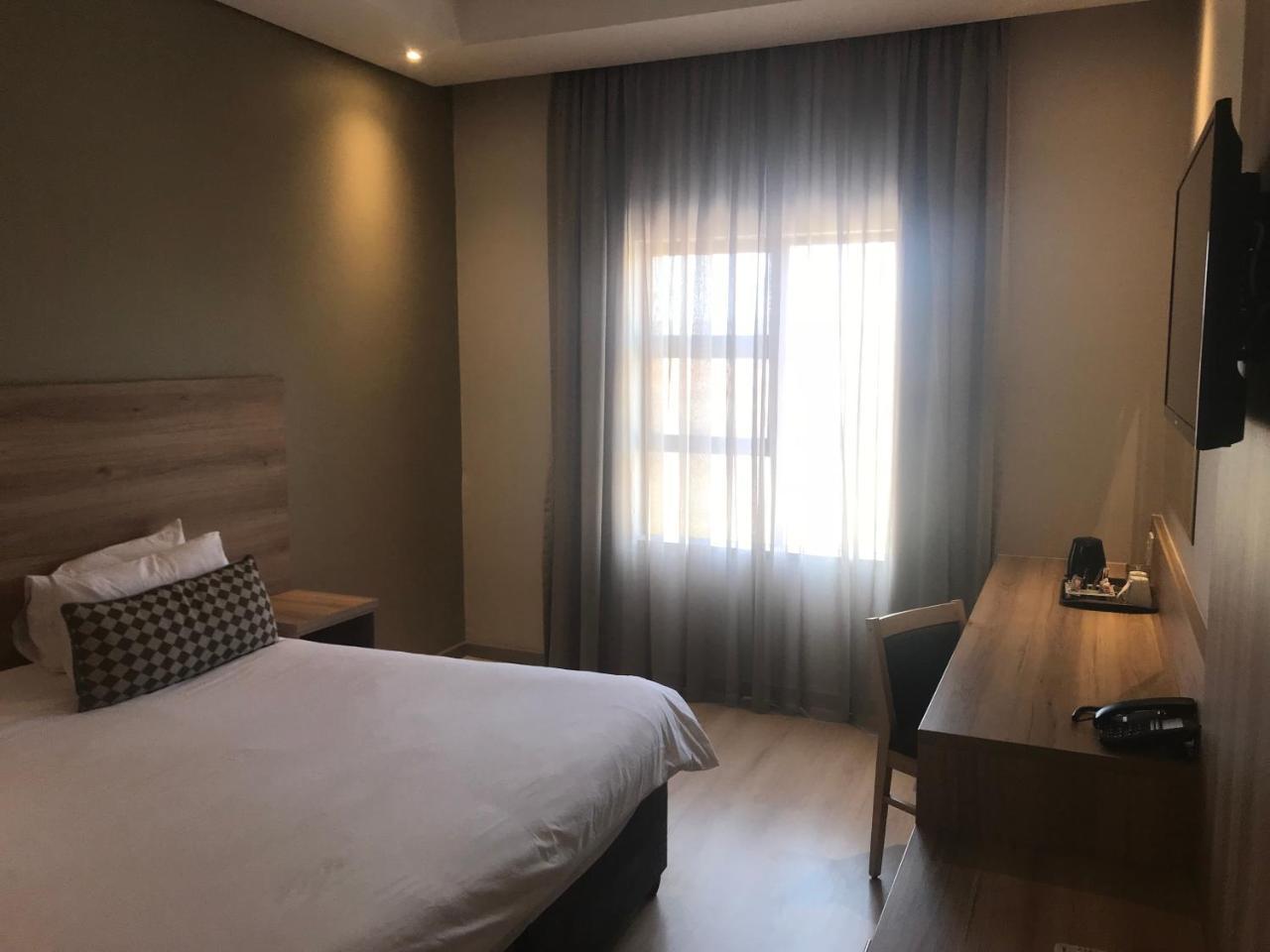 Regal Inn Hotel Midrand Ngoại thất bức ảnh